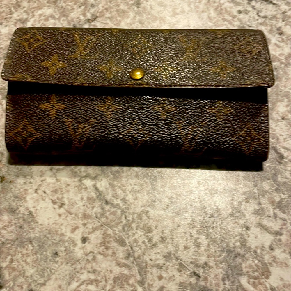 Vintage Louis Vuitton Sarah wallet